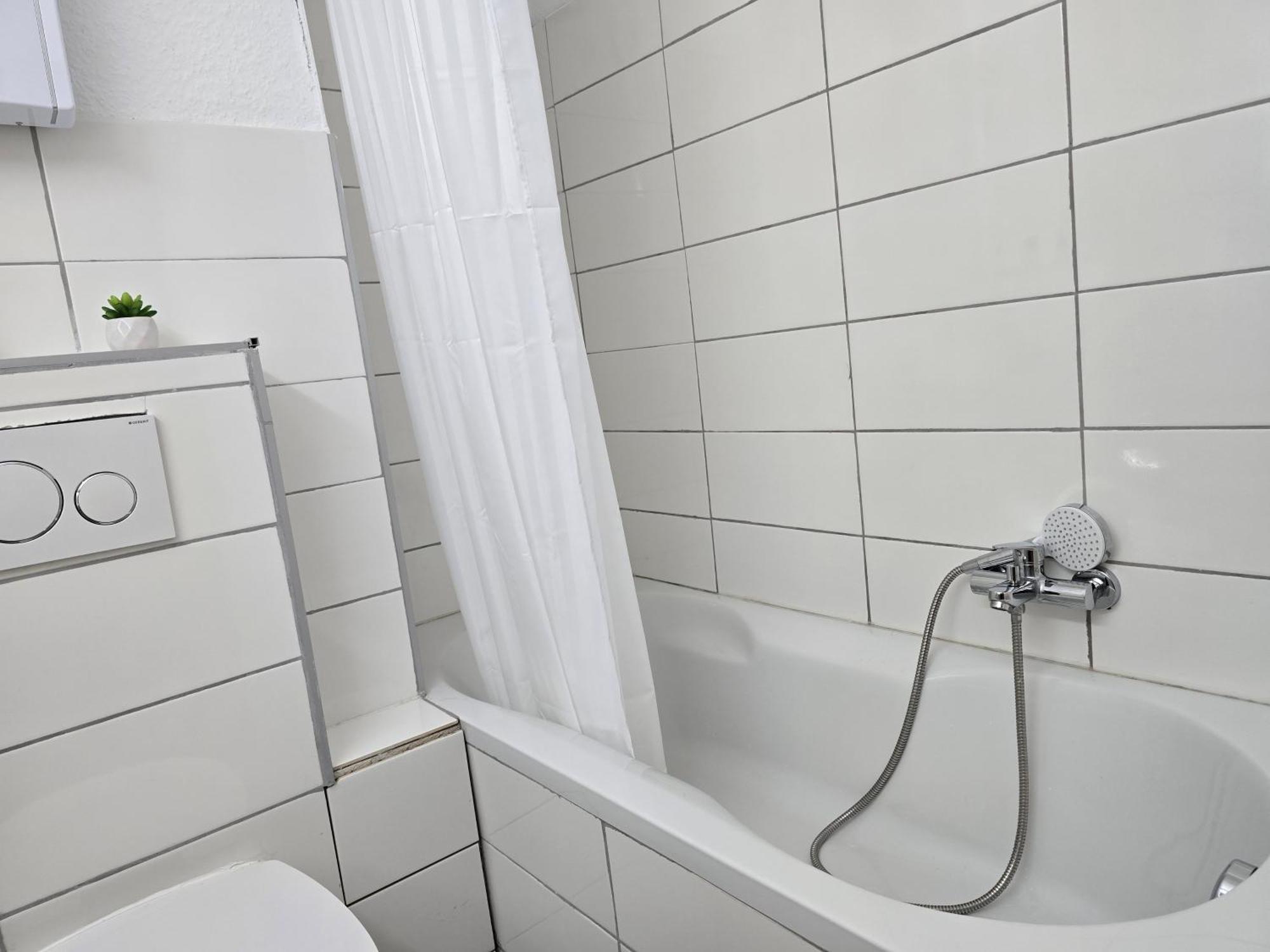 Big City Apartment Krefeld With Balcony Appartement *