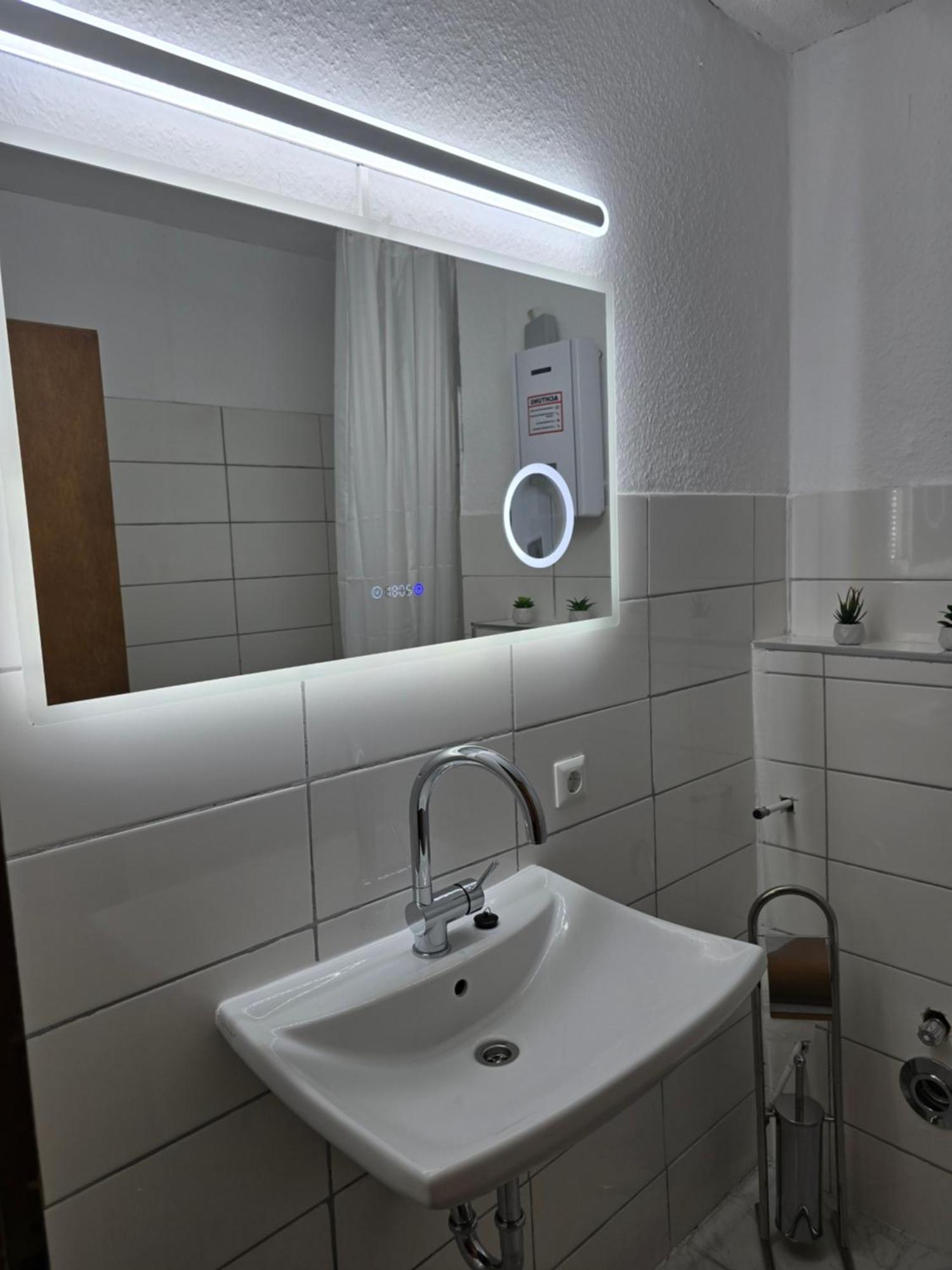 Big City Apartment Krefeld With Balcony Krefeld